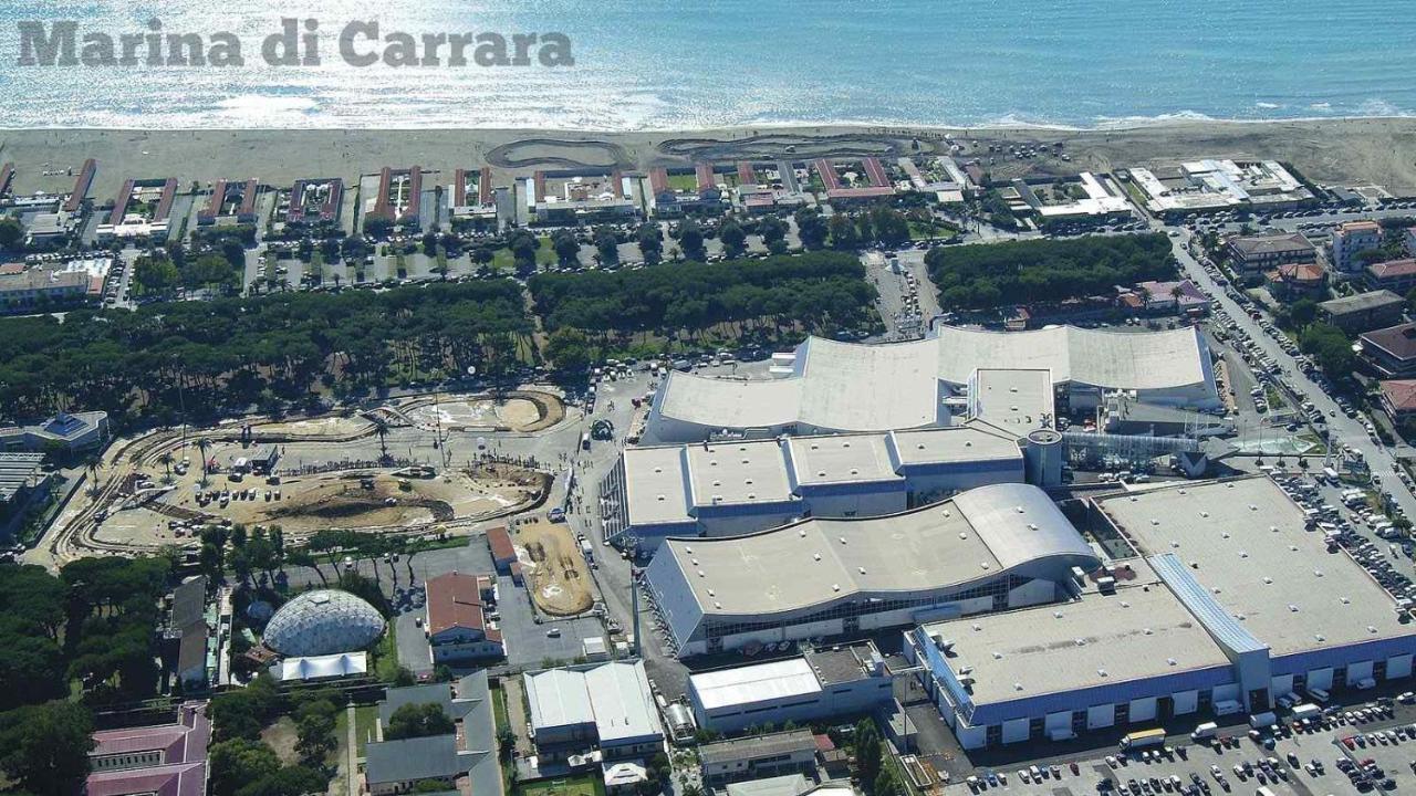 150 Latomare Marina Di Carrara Exterior foto