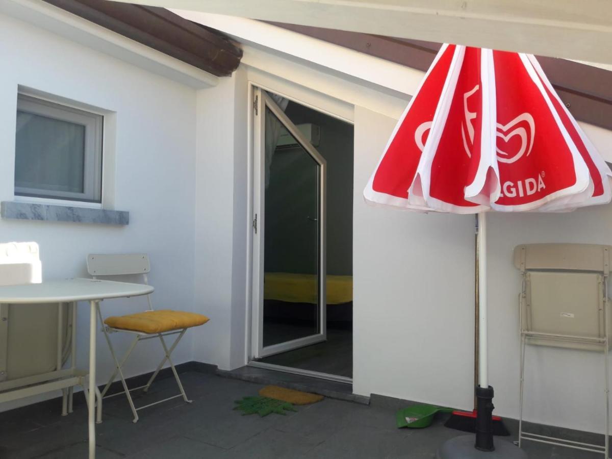 150 Latomare Marina Di Carrara Exterior foto